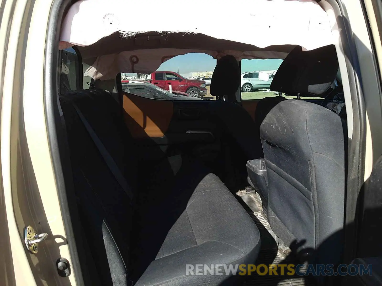 6 fotografías del automóvil dañado 3TMAZ5CNXKM087324 TOYOTA TACOMA 2019