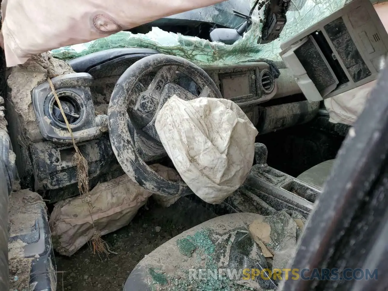 8 fotografías del automóvil dañado 3TMAZ5CNXKM104073 TOYOTA TACOMA 2019