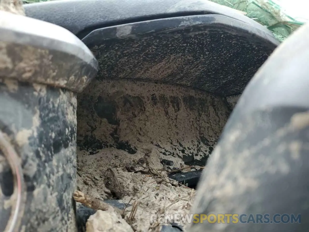 9 fotografías del automóvil dañado 3TMAZ5CNXKM104073 TOYOTA TACOMA 2019