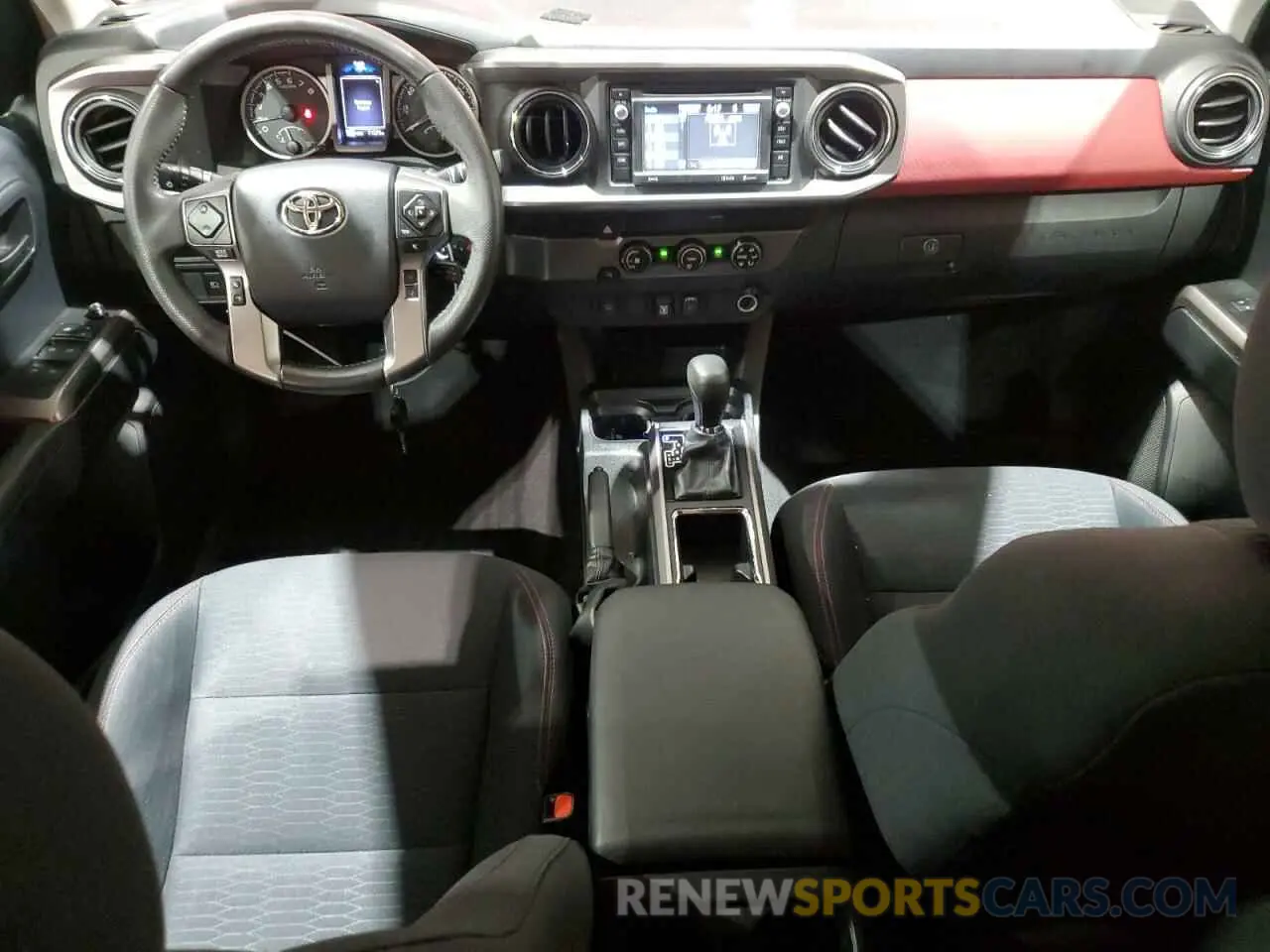 8 fotografías del automóvil dañado 3TMAZ5CNXKM104848 TOYOTA TACOMA 2019