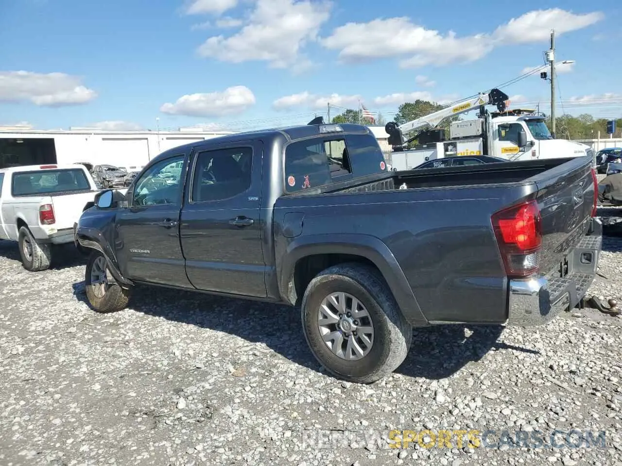 2 fotografías del automóvil dañado 3TMAZ5CNXKM108074 TOYOTA TACOMA 2019