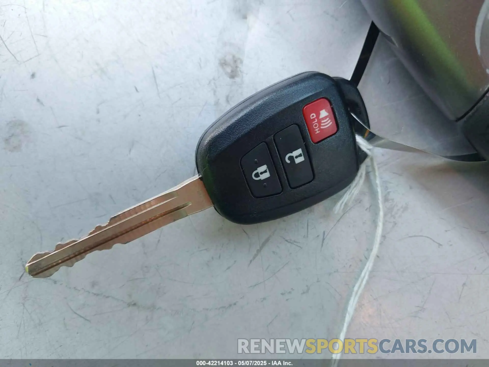 11 fotografías del automóvil dañado 3TMAZ5CNXKM109936 TOYOTA TACOMA 2019