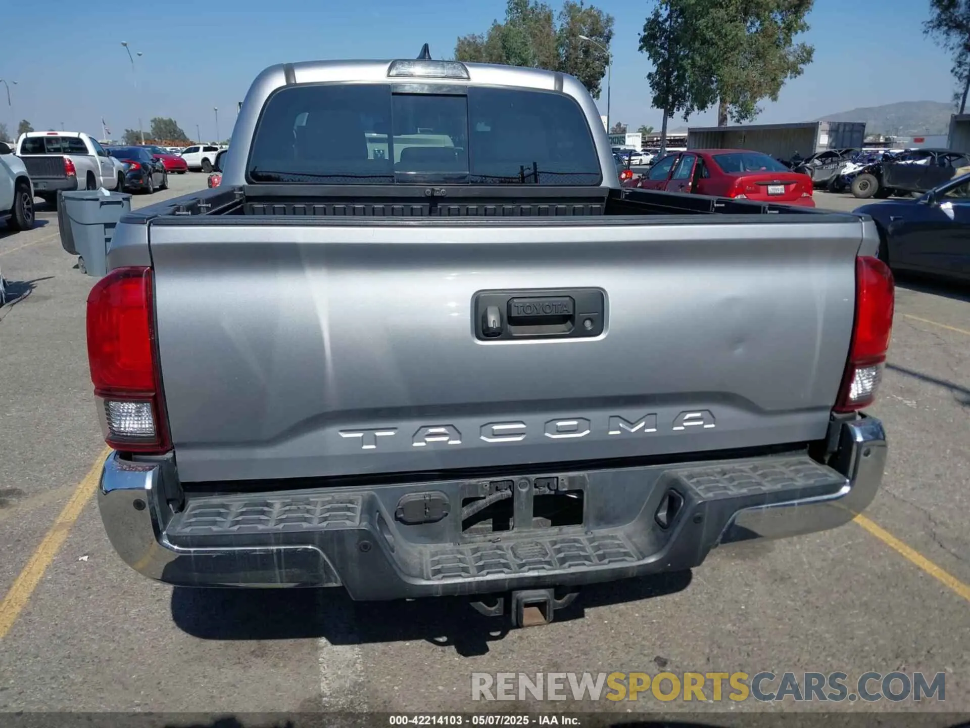 16 fotografías del automóvil dañado 3TMAZ5CNXKM109936 TOYOTA TACOMA 2019
