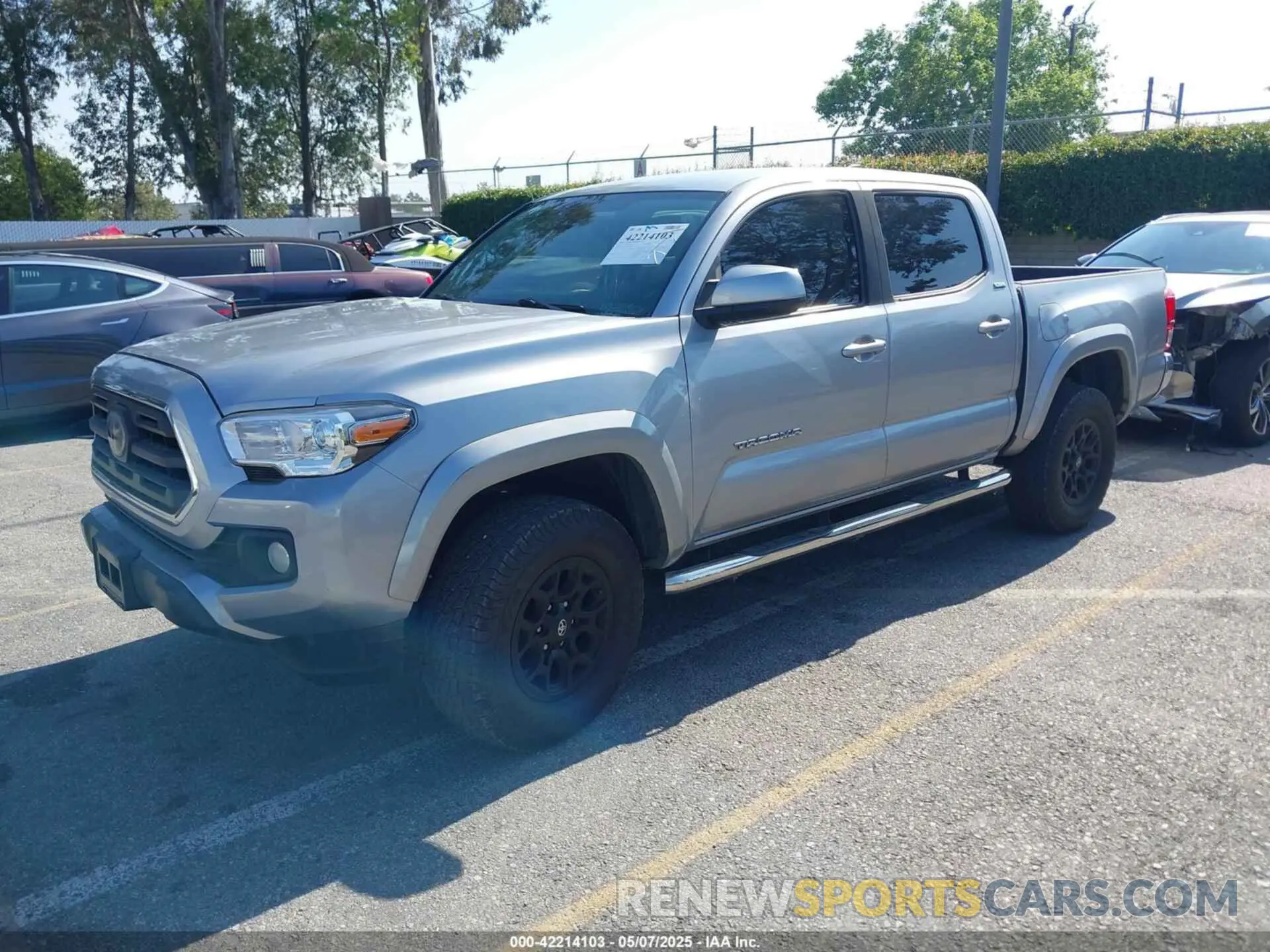 2 fotografías del automóvil dañado 3TMAZ5CNXKM109936 TOYOTA TACOMA 2019