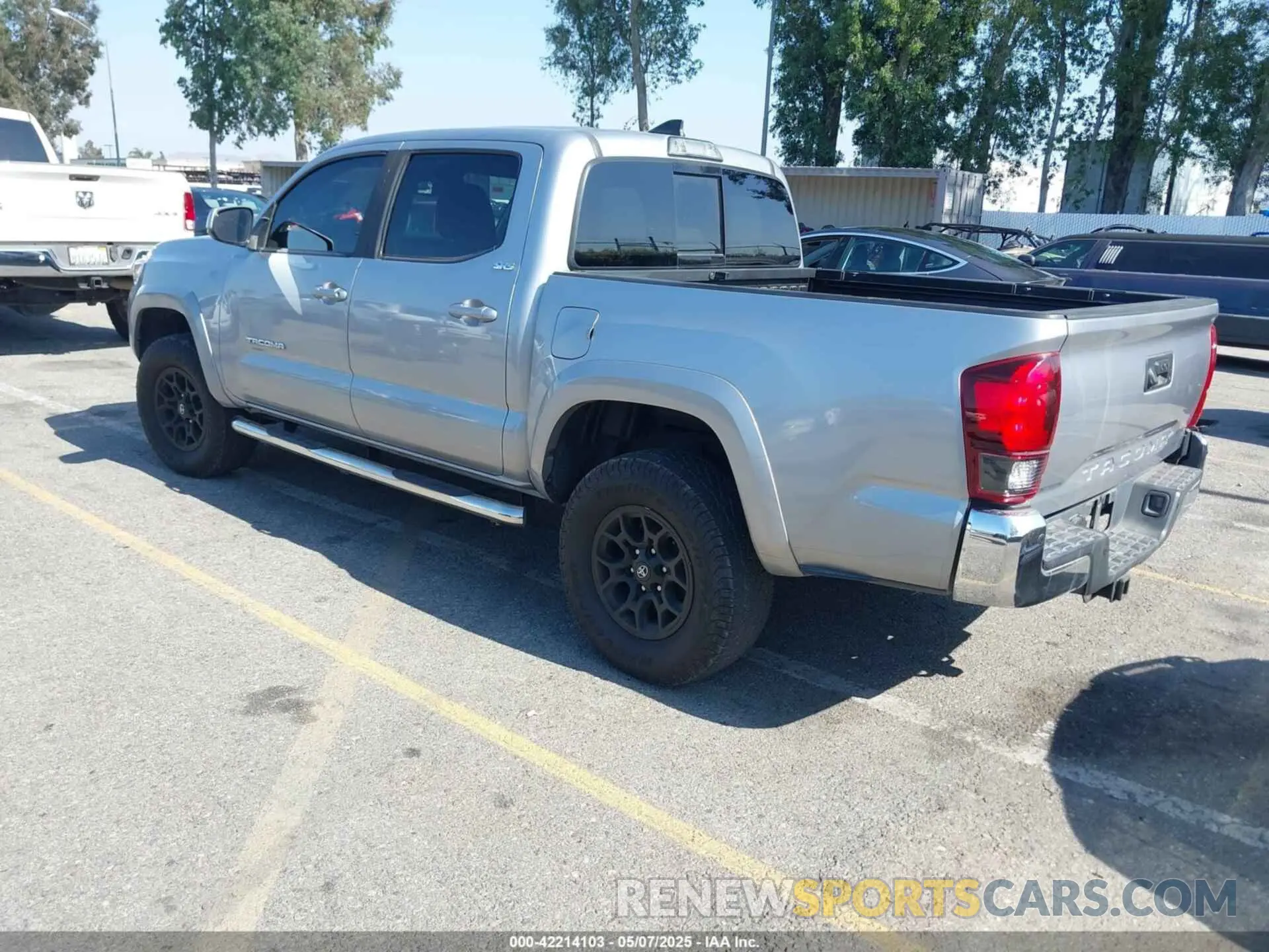 3 fotografías del automóvil dañado 3TMAZ5CNXKM109936 TOYOTA TACOMA 2019