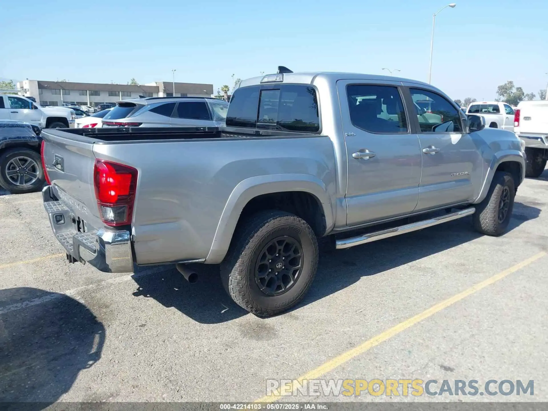 4 fotografías del automóvil dañado 3TMAZ5CNXKM109936 TOYOTA TACOMA 2019