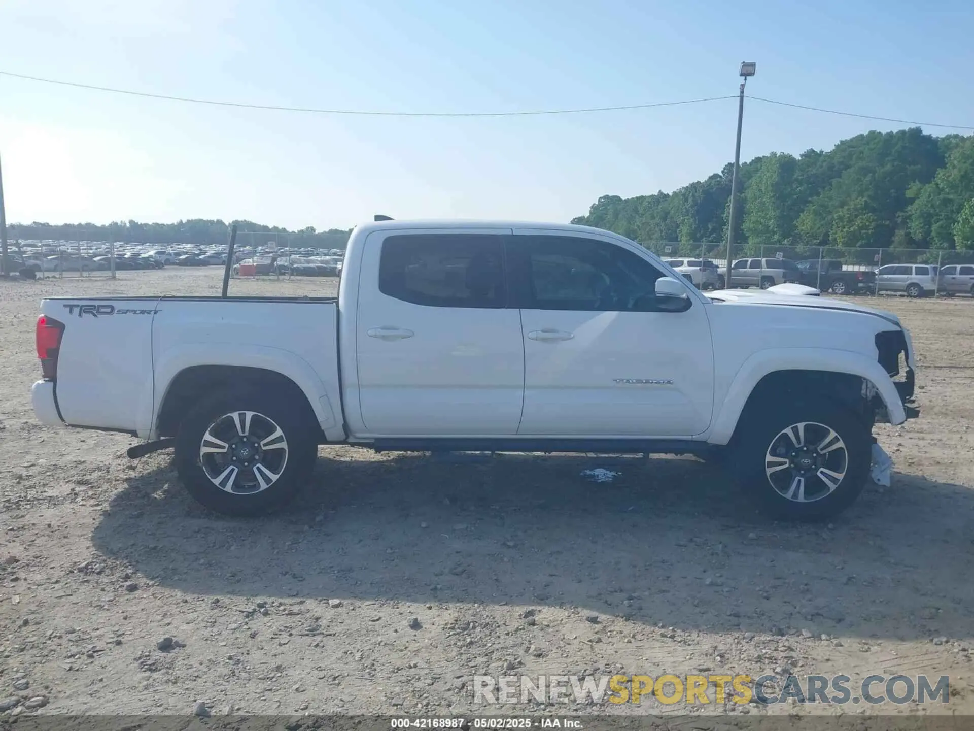 14 fotografías del automóvil dañado 3TMAZ5CNXKM112433 TOYOTA TACOMA 2019