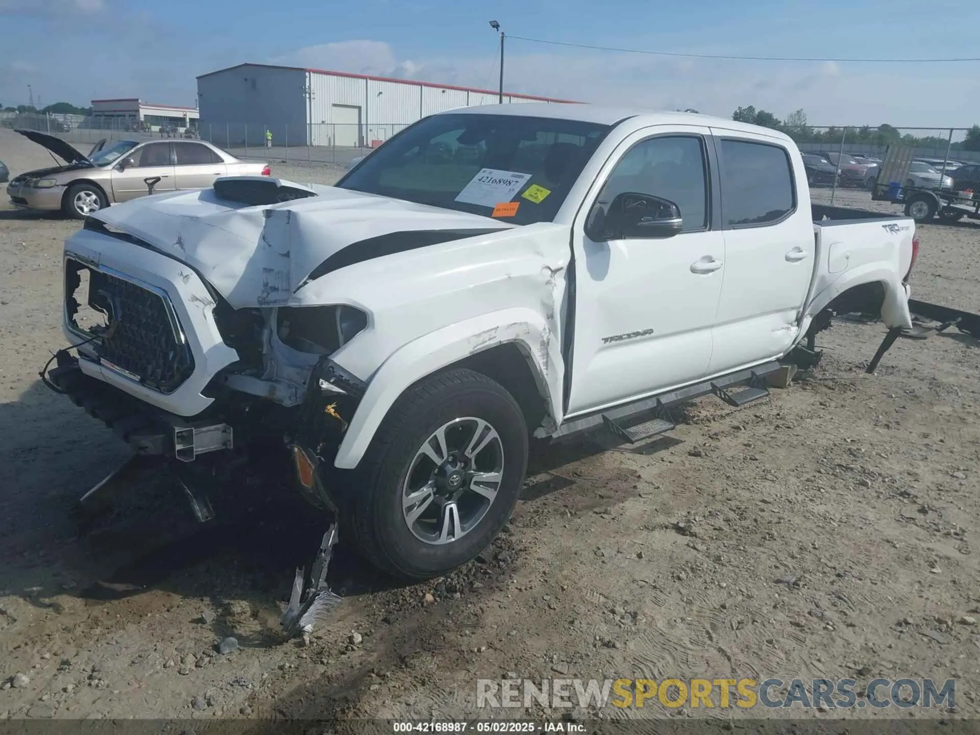 2 fotografías del automóvil dañado 3TMAZ5CNXKM112433 TOYOTA TACOMA 2019