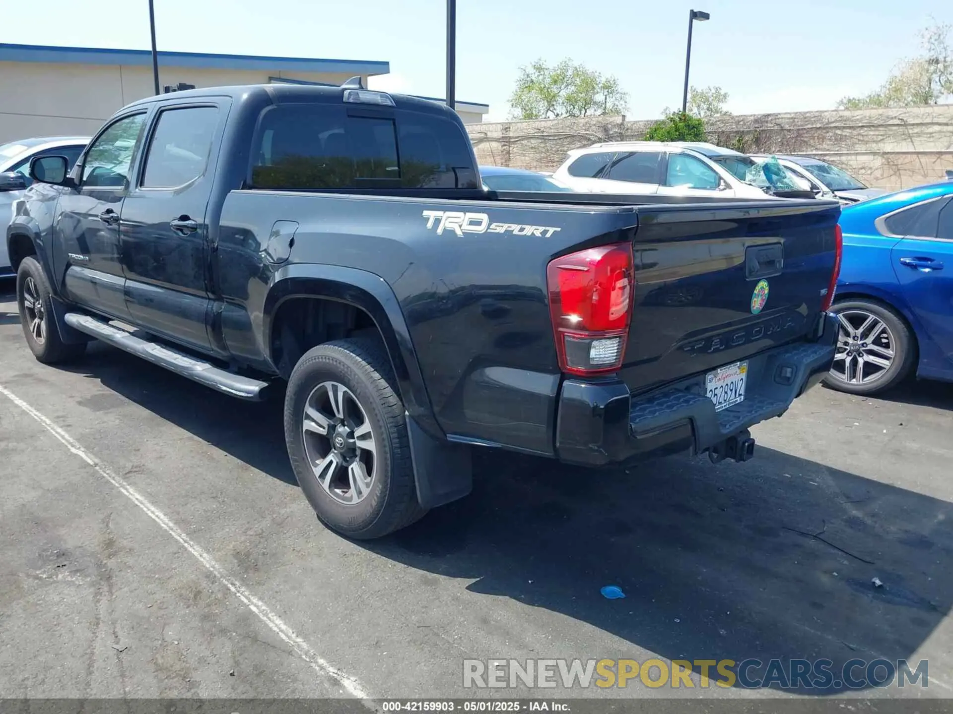 3 fotografías del automóvil dañado 3TMBZ5DN1KM023093 TOYOTA TACOMA 2019