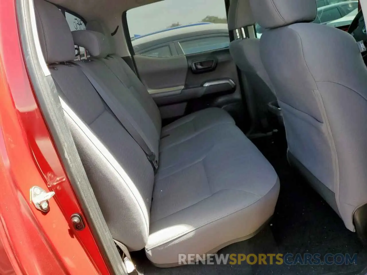 10 fotografías del automóvil dañado 3TMBZ5DN2KM022454 TOYOTA TACOMA 2019