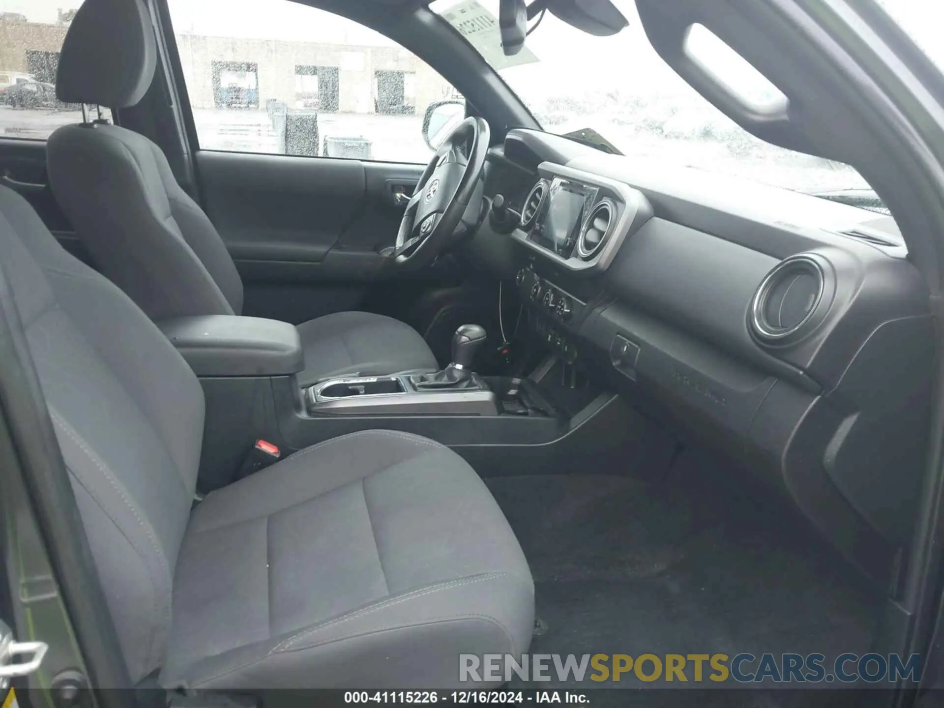 5 fotografías del automóvil dañado 3TMBZ5DN3KM023161 TOYOTA TACOMA 2019