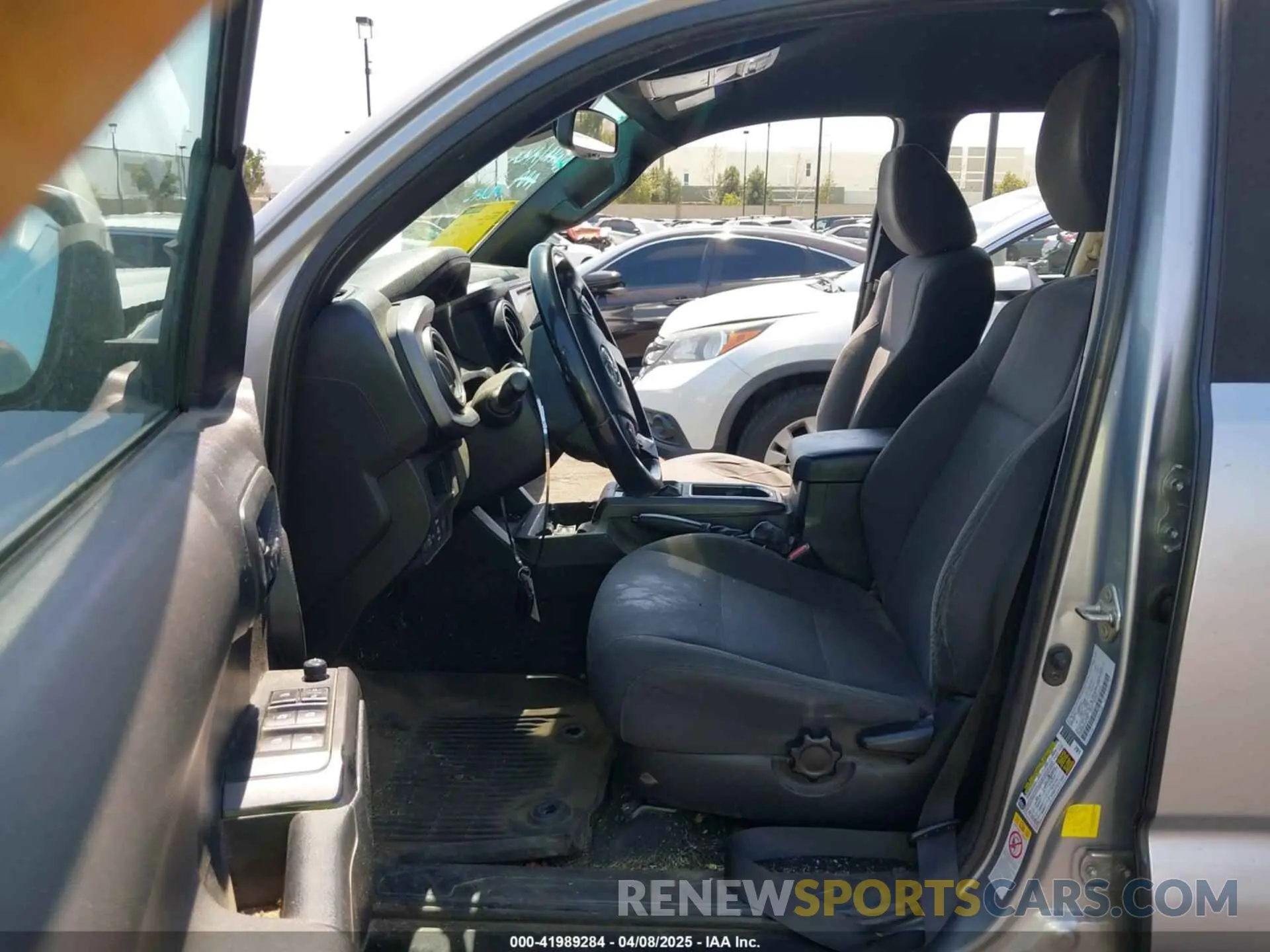 5 fotografías del automóvil dañado 3TMBZ5DN4KM019930 TOYOTA TACOMA 2019