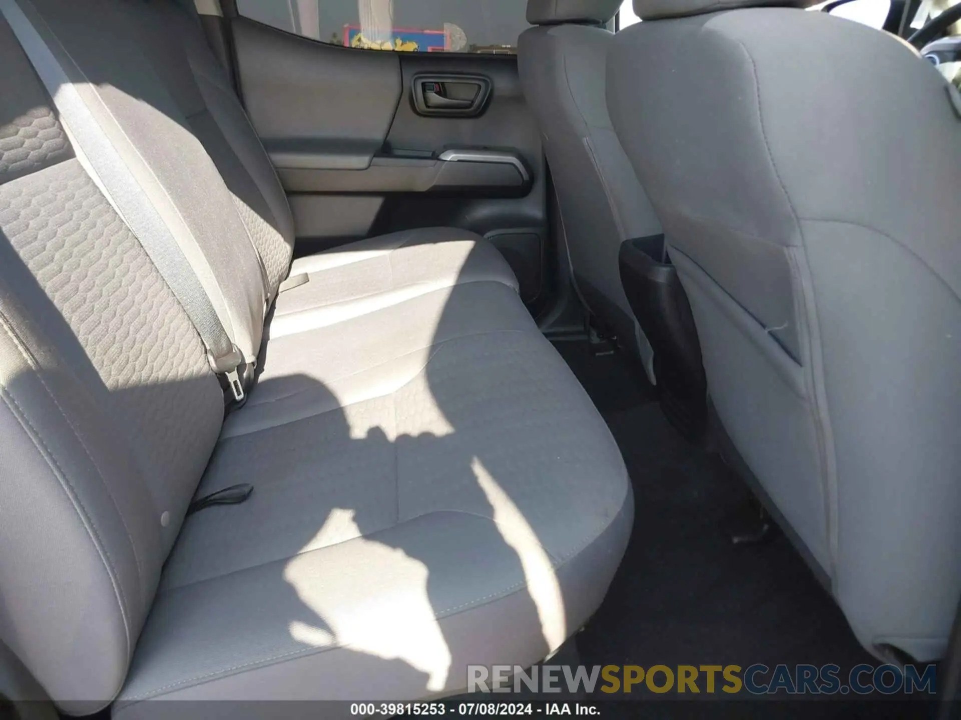 8 fotografías del automóvil dañado 3TMBZ5DN9KM020846 TOYOTA TACOMA 2019
