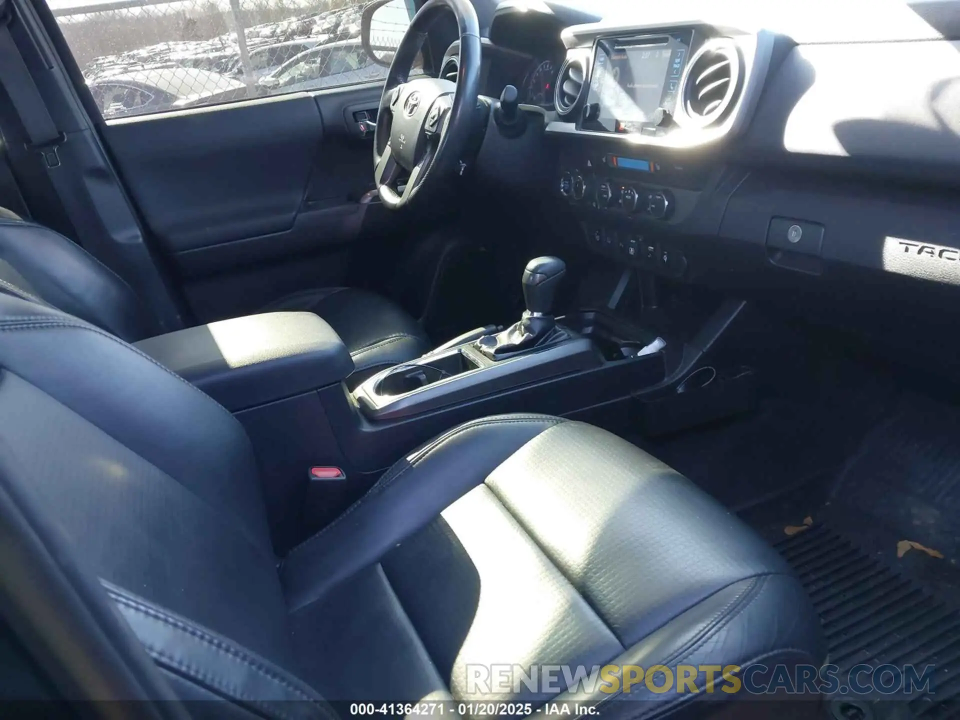5 fotografías del automóvil dañado 3TMCZ5AN0KM212455 TOYOTA TACOMA 2019