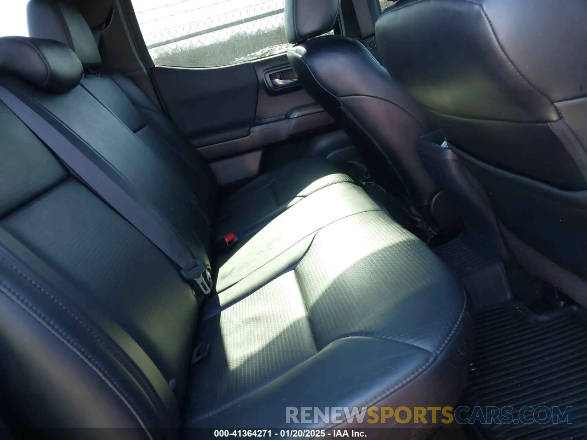 8 fotografías del automóvil dañado 3TMCZ5AN0KM212455 TOYOTA TACOMA 2019