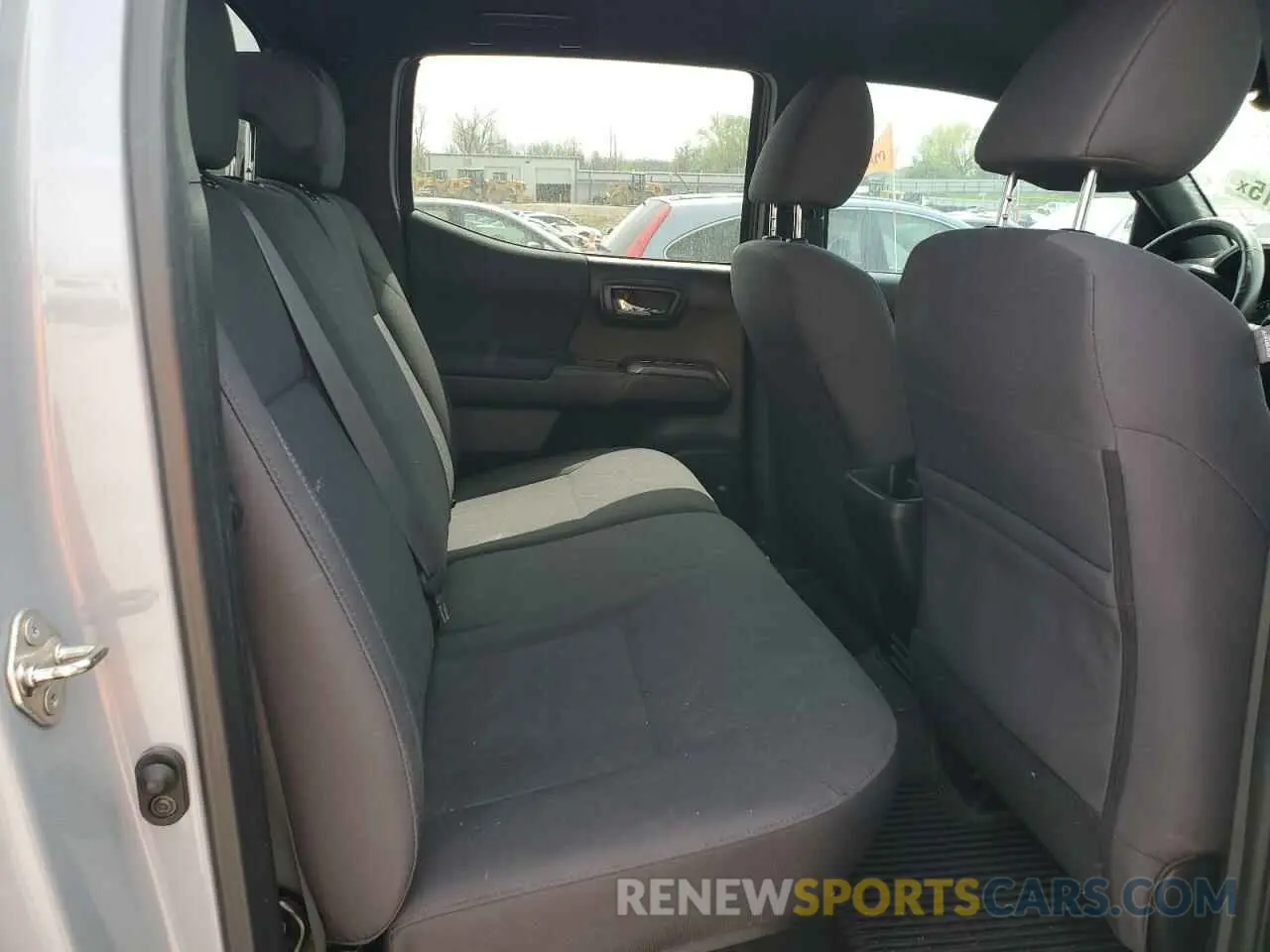 10 fotografías del automóvil dañado 3TMCZ5AN0KM224296 TOYOTA TACOMA 2019