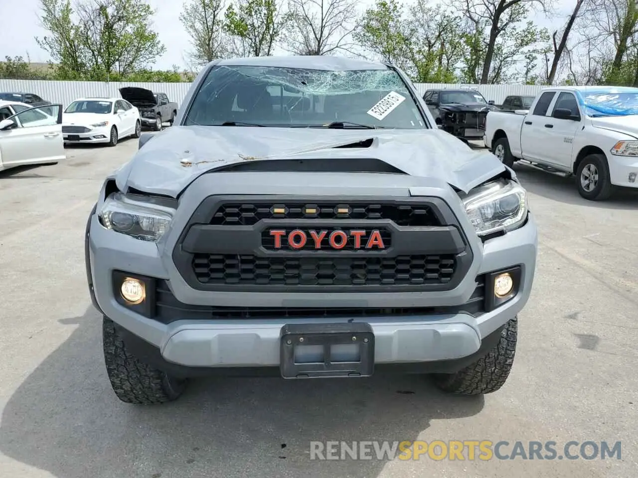 5 fotografías del automóvil dañado 3TMCZ5AN0KM224296 TOYOTA TACOMA 2019