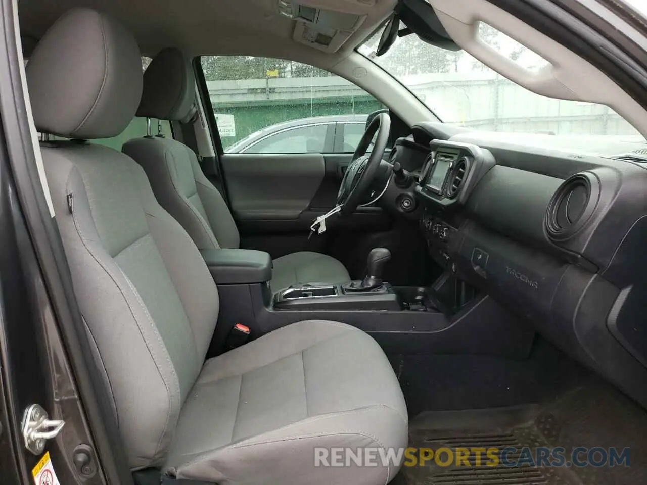 5 fotografías del automóvil dañado 3TMCZ5AN0KM224329 TOYOTA TACOMA 2019