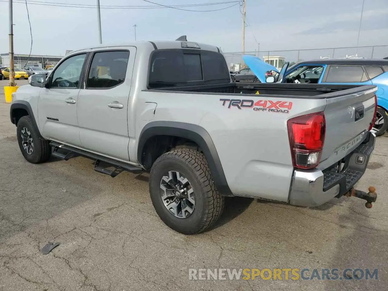 2 fotografías del automóvil dañado 3TMCZ5AN0KM227229 TOYOTA TACOMA 2019