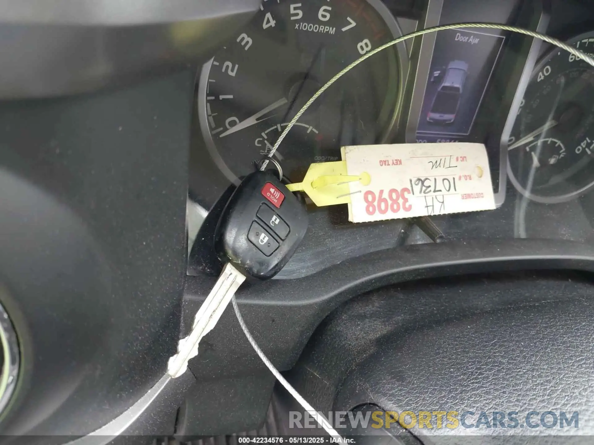 11 fotografías del automóvil dañado 3TMCZ5AN0KM242359 TOYOTA TACOMA 2019