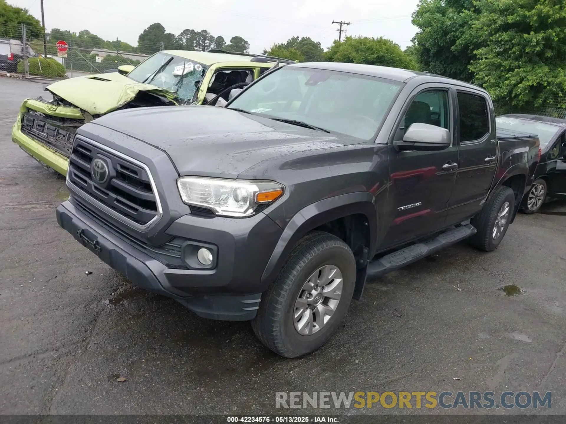 2 fotografías del automóvil dañado 3TMCZ5AN0KM242359 TOYOTA TACOMA 2019