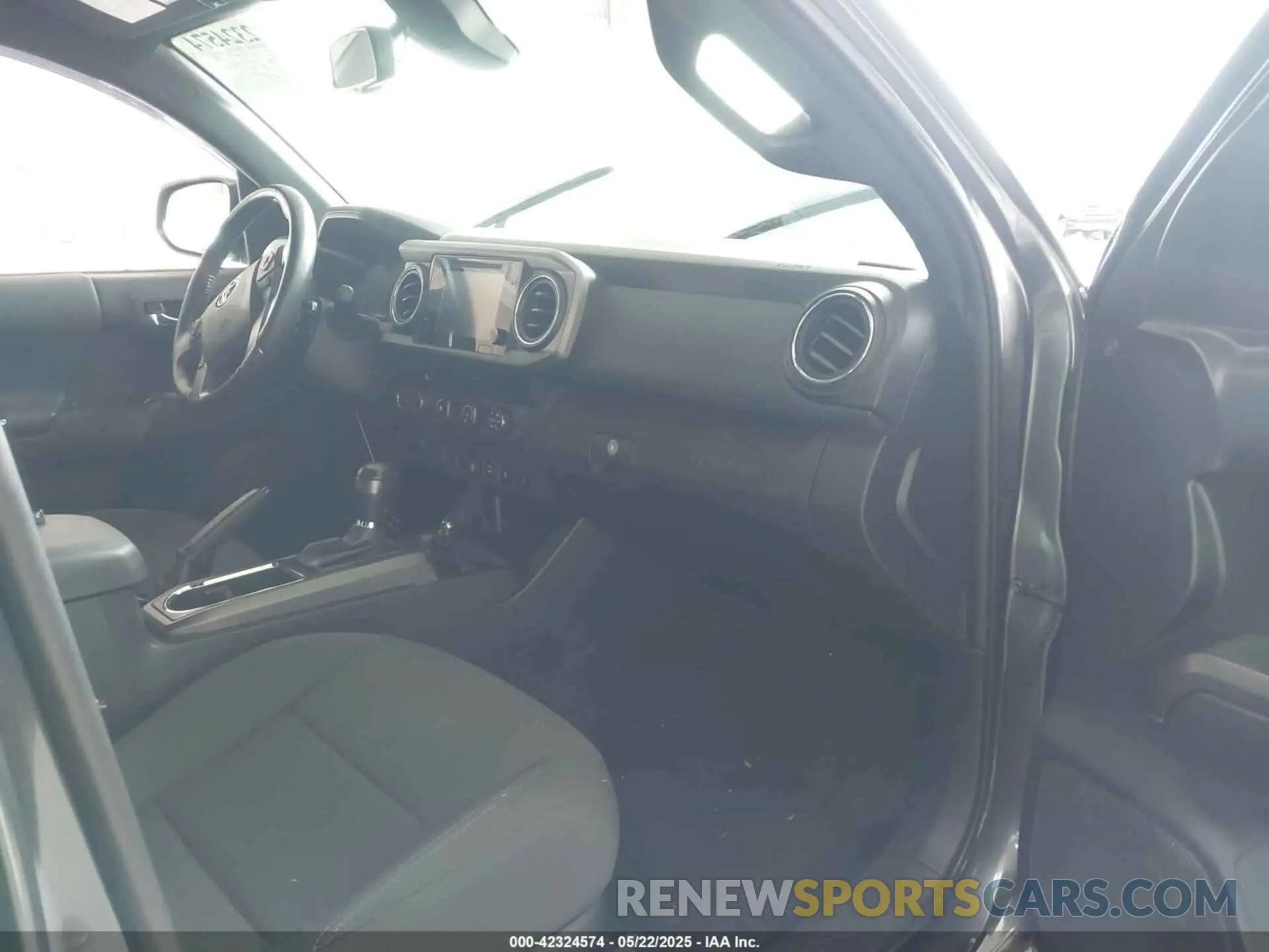 5 fotografías del automóvil dañado 3TMCZ5AN0KM248419 TOYOTA TACOMA 2019
