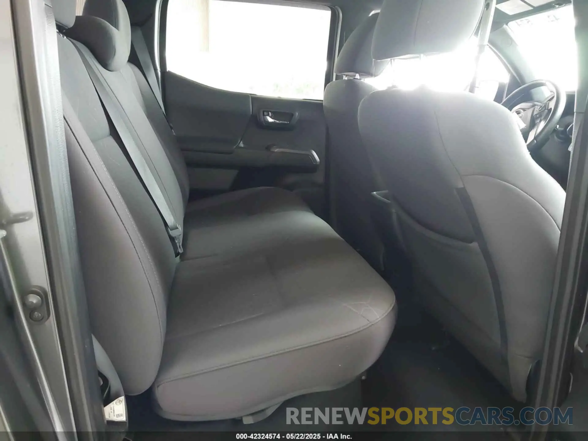 8 fotografías del automóvil dañado 3TMCZ5AN0KM248419 TOYOTA TACOMA 2019