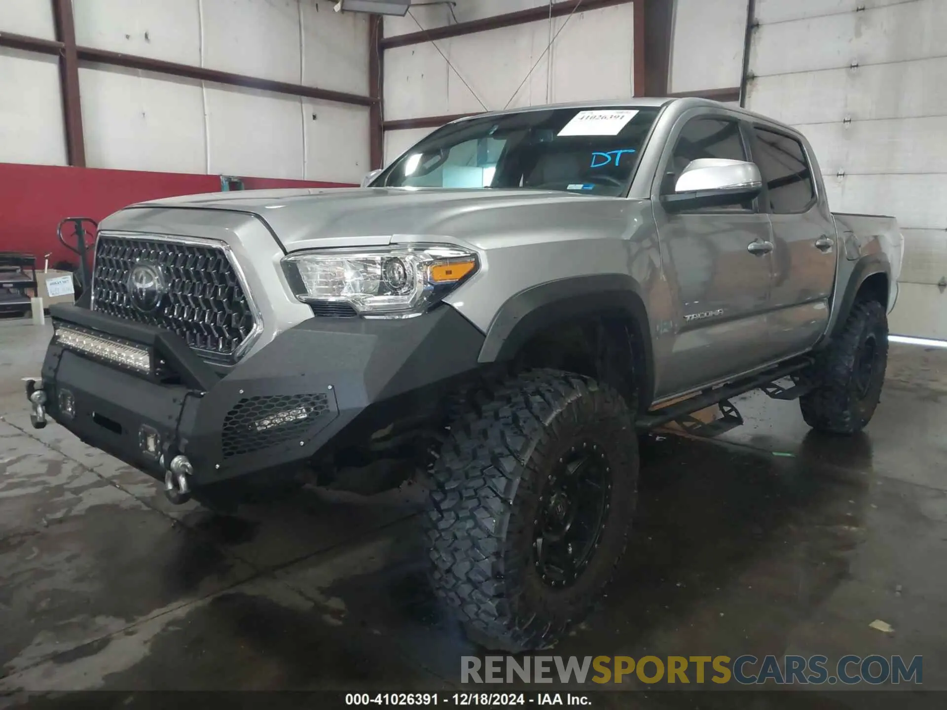 2 fotografías del automóvil dañado 3TMCZ5AN0KM264040 TOYOTA TACOMA 2019
