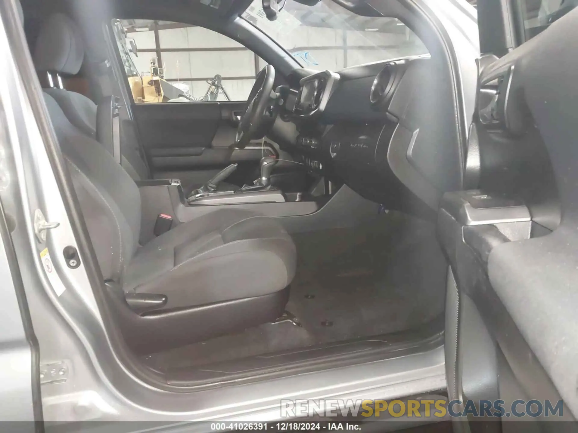 5 fotografías del automóvil dañado 3TMCZ5AN0KM264040 TOYOTA TACOMA 2019