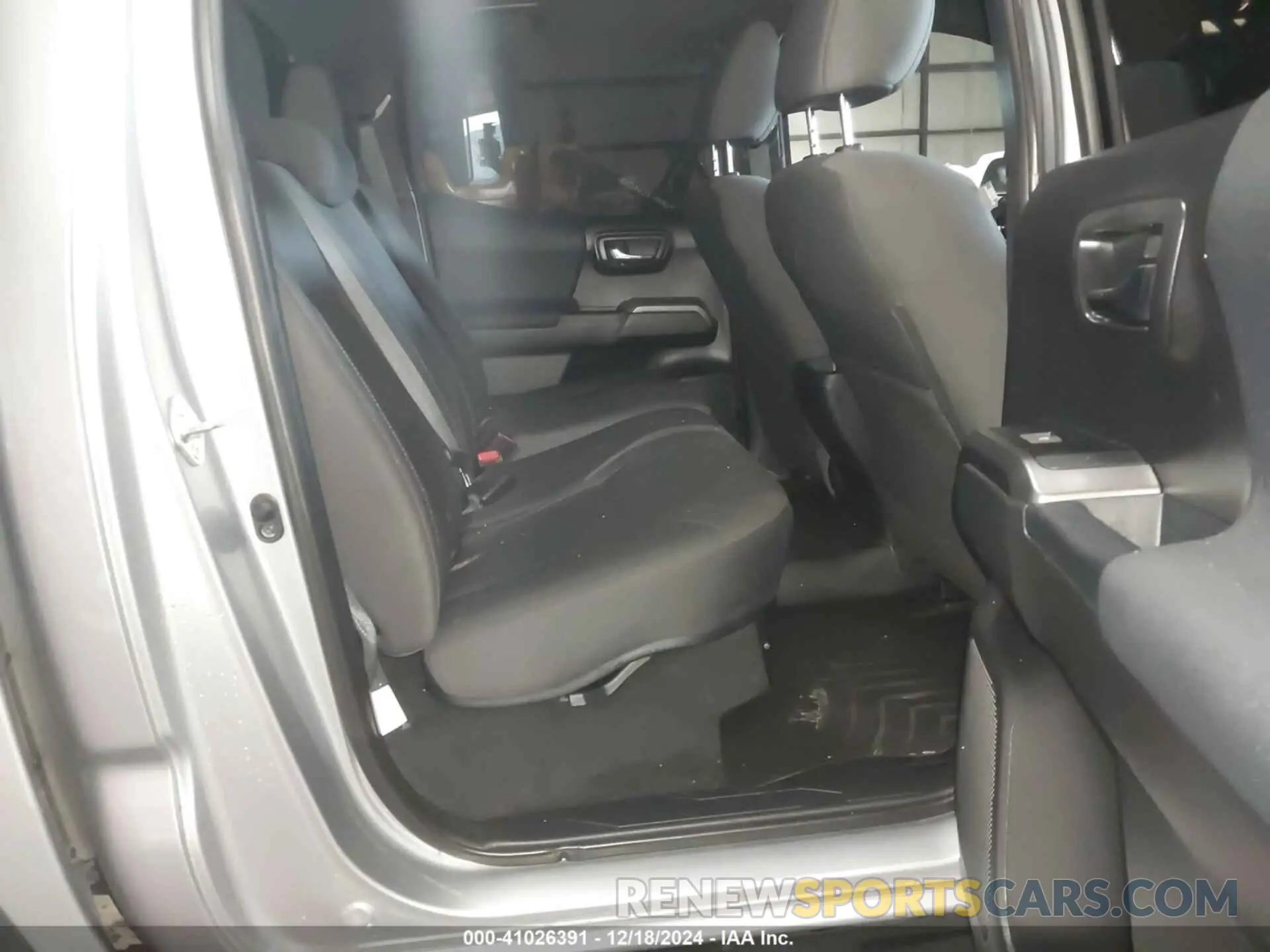 8 fotografías del automóvil dañado 3TMCZ5AN0KM264040 TOYOTA TACOMA 2019