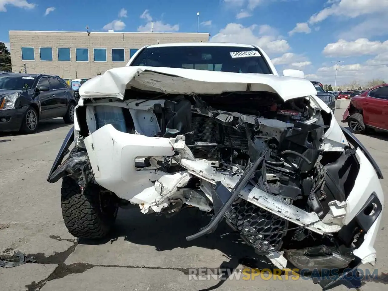 5 fotografías del automóvil dañado 3TMCZ5AN0KM275894 TOYOTA TACOMA 2019