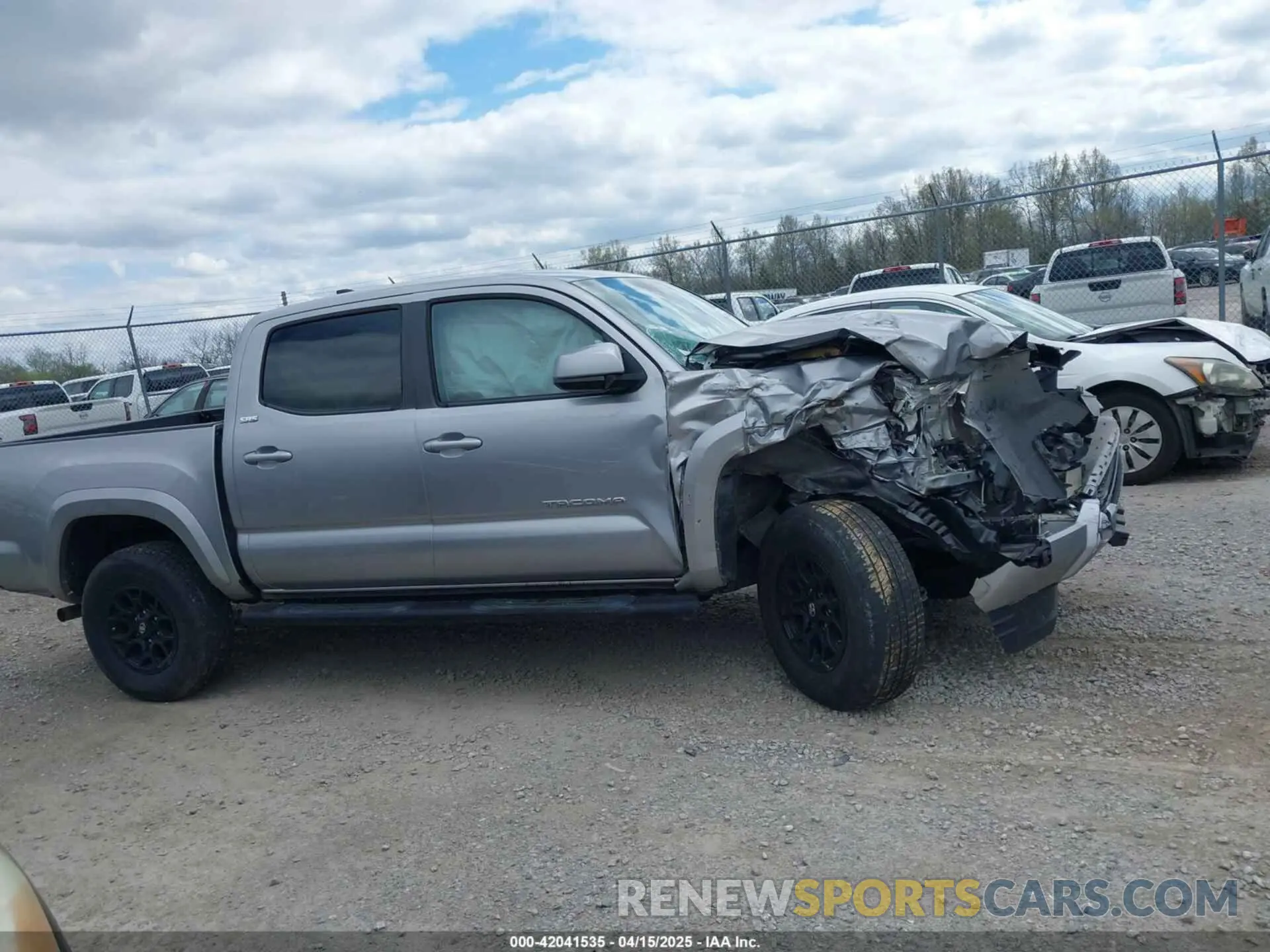 13 fotografías del automóvil dañado 3TMCZ5AN0KM280271 TOYOTA TACOMA 2019