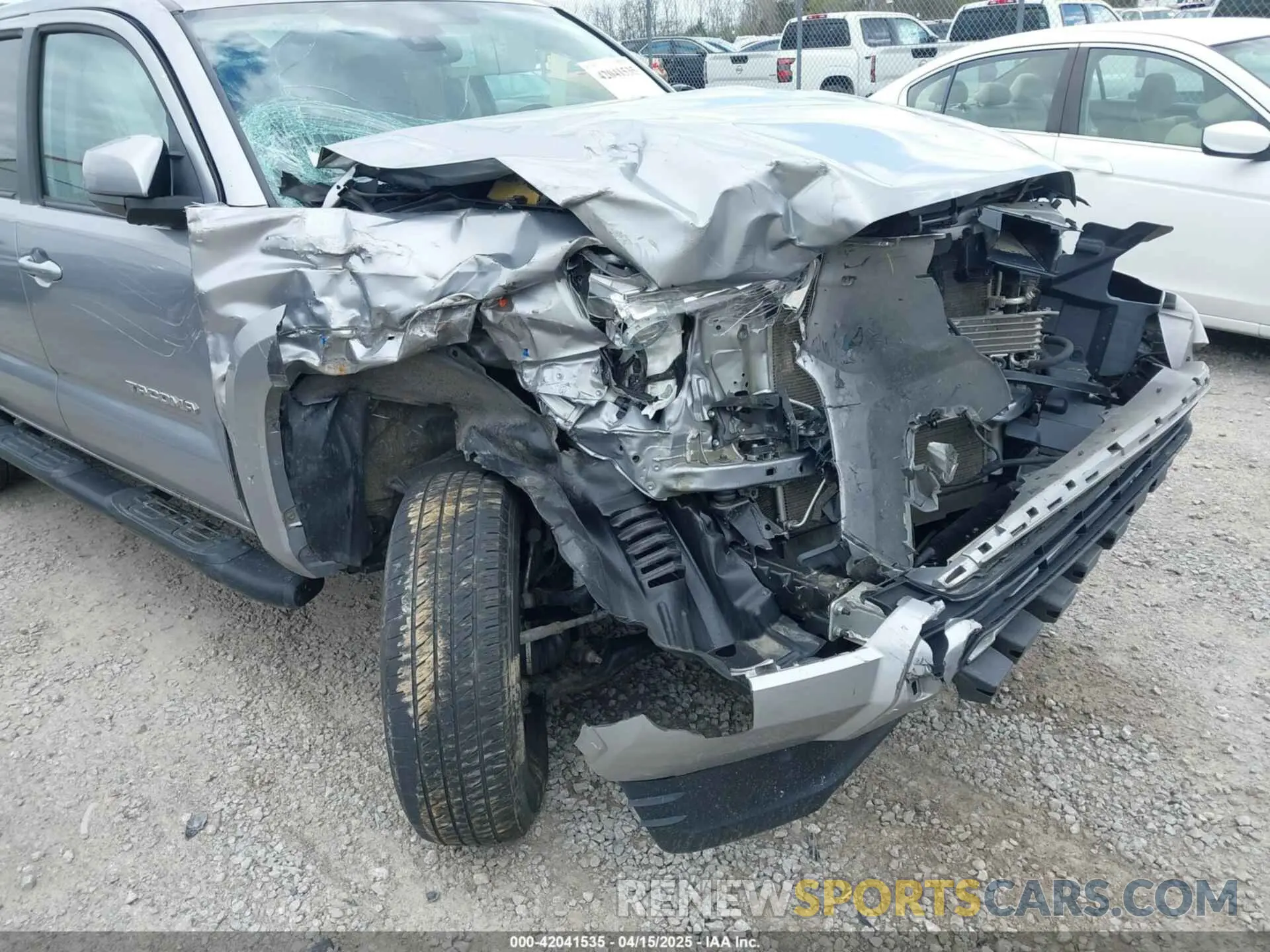 6 fotografías del automóvil dañado 3TMCZ5AN0KM280271 TOYOTA TACOMA 2019