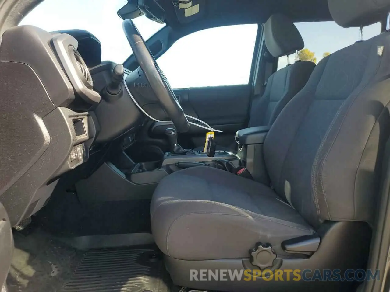 7 fotografías del automóvil dañado 3TMCZ5AN1KM191146 TOYOTA TACOMA 2019