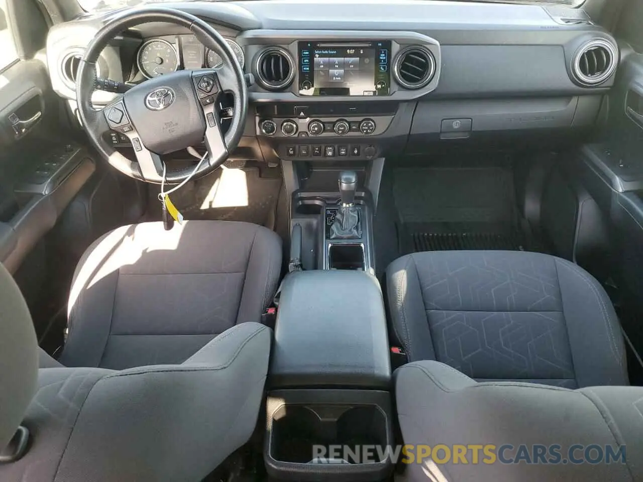 8 fotografías del automóvil dañado 3TMCZ5AN1KM191146 TOYOTA TACOMA 2019