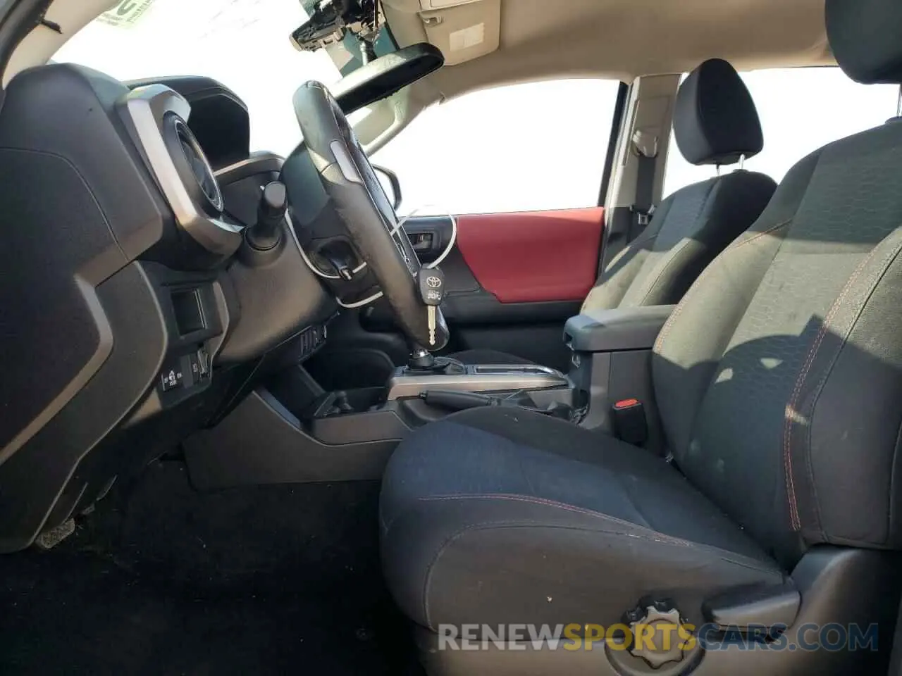 7 fotografías del automóvil dañado 3TMCZ5AN1KM191177 TOYOTA TACOMA 2019