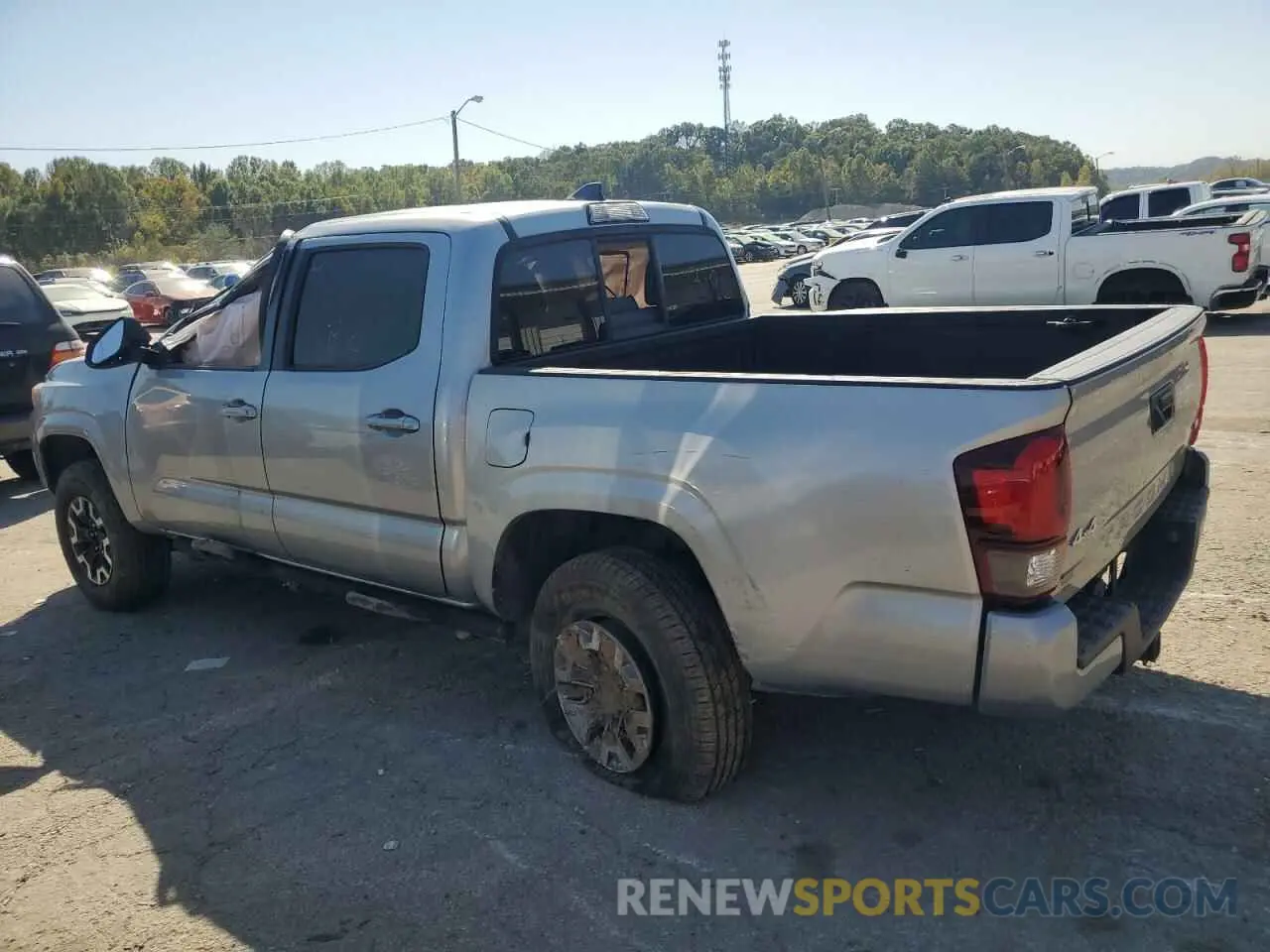2 fotografías del automóvil dañado 3TMCZ5AN1KM231662 TOYOTA TACOMA 2019