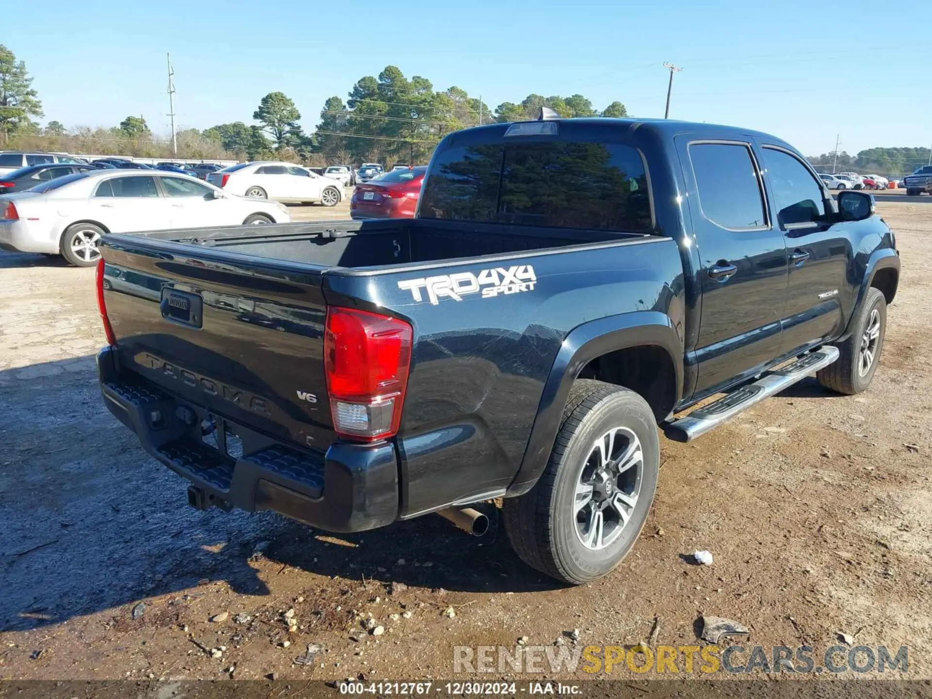 4 fotografías del automóvil dañado 3TMCZ5AN1KM233279 TOYOTA TACOMA 2019