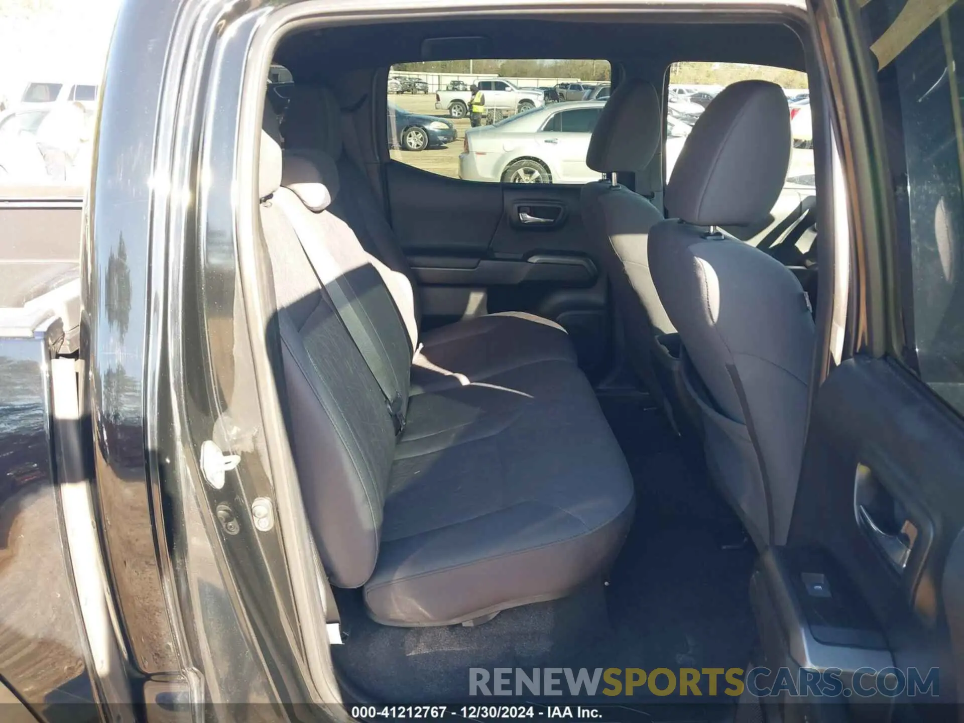 8 fotografías del automóvil dañado 3TMCZ5AN1KM233279 TOYOTA TACOMA 2019