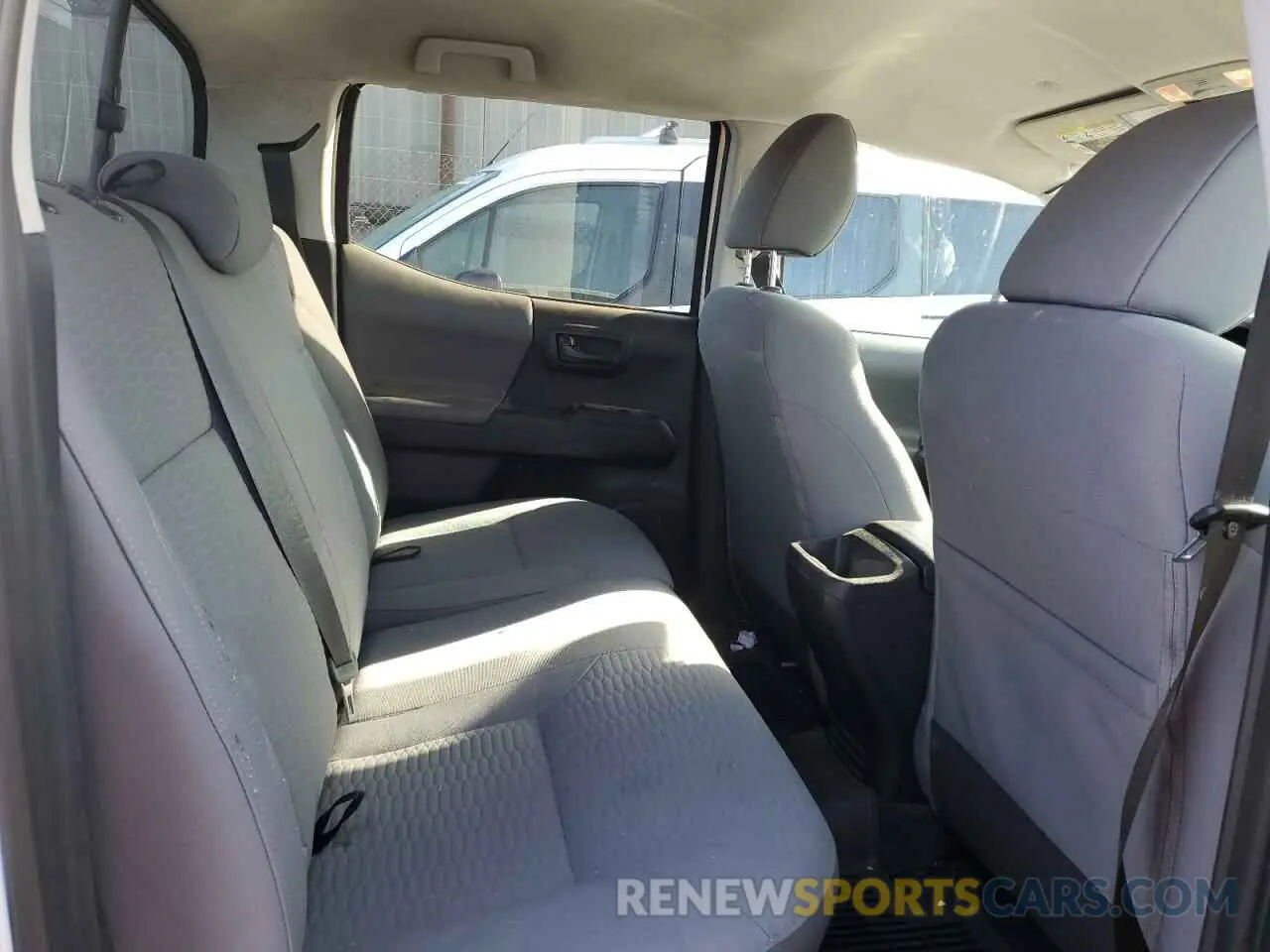 10 fotografías del automóvil dañado 3TMCZ5AN1KM238403 TOYOTA TACOMA 2019