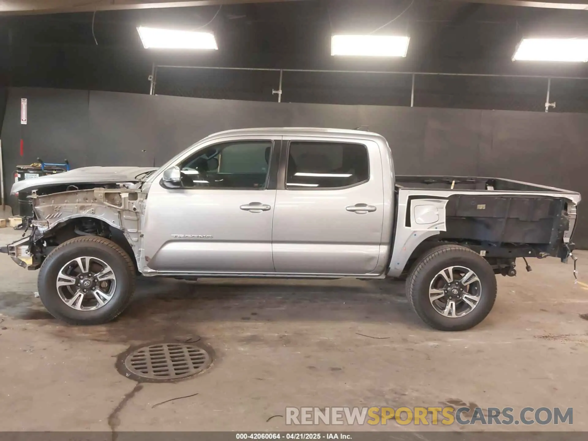 15 fotografías del automóvil dañado 3TMCZ5AN1KM256173 TOYOTA TACOMA 2019
