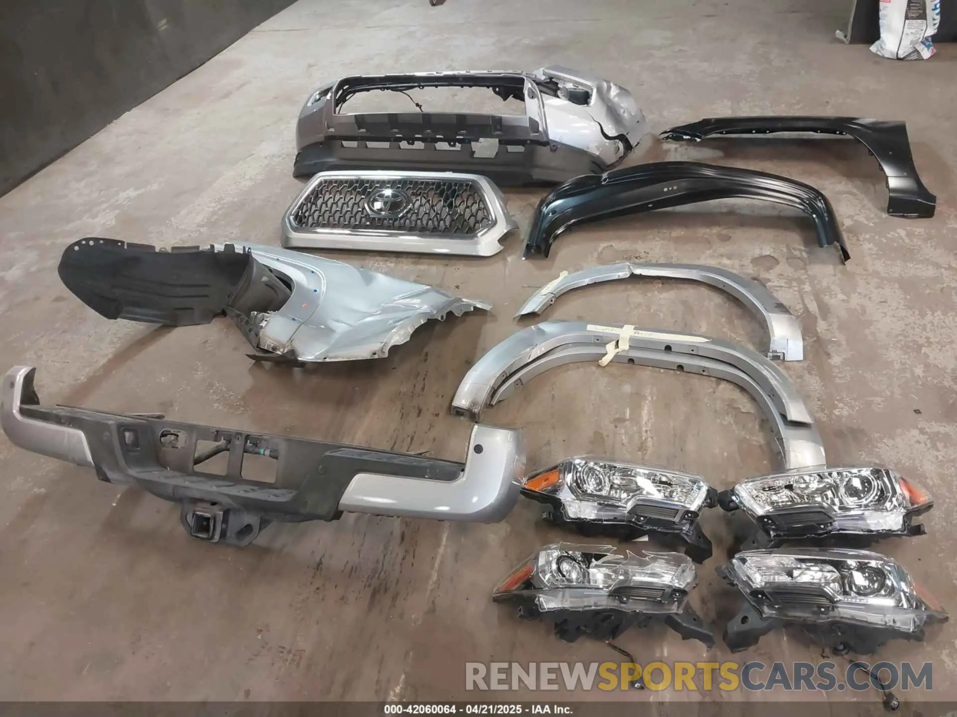18 fotografías del automóvil dañado 3TMCZ5AN1KM256173 TOYOTA TACOMA 2019