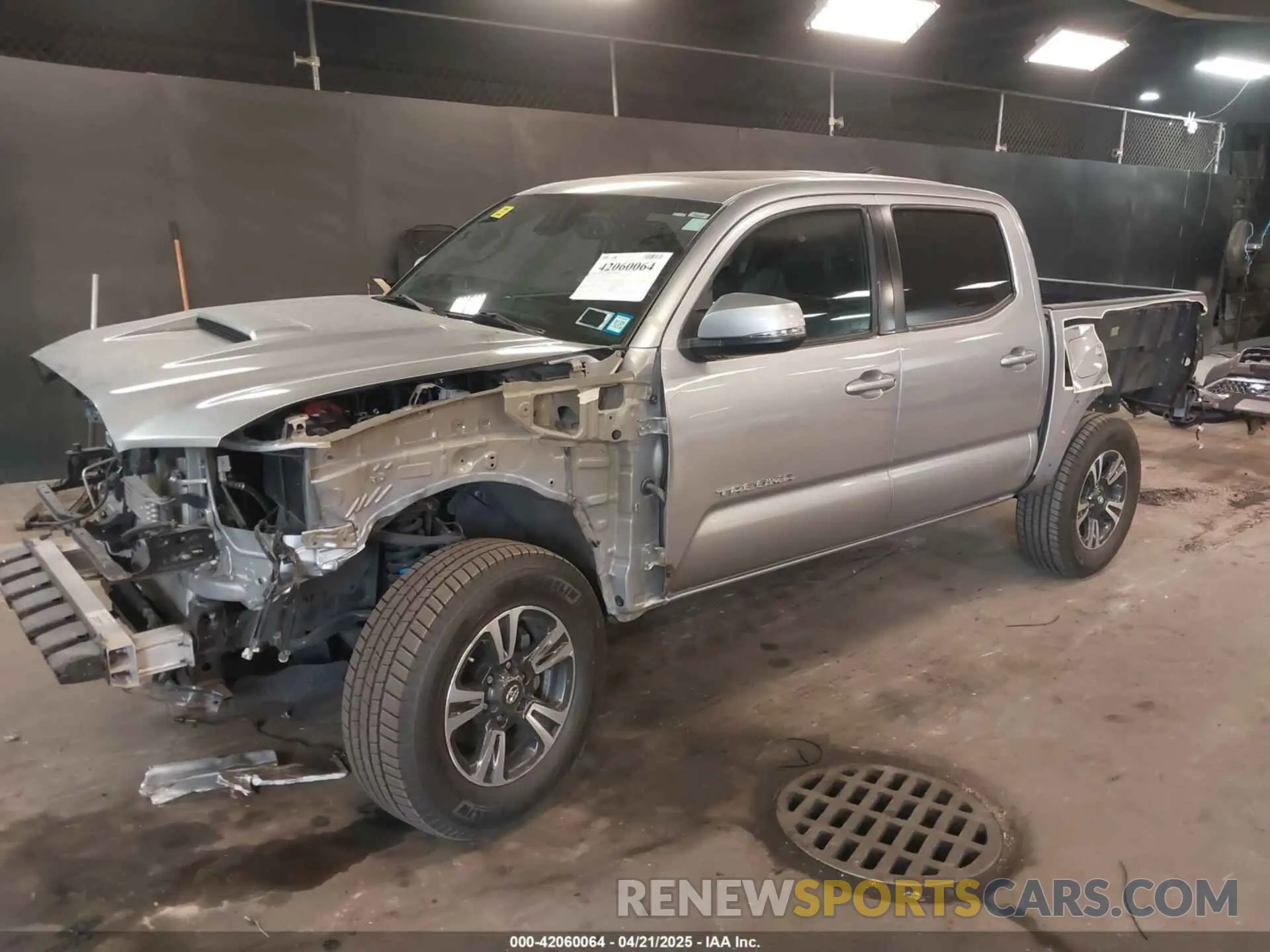 2 fotografías del automóvil dañado 3TMCZ5AN1KM256173 TOYOTA TACOMA 2019