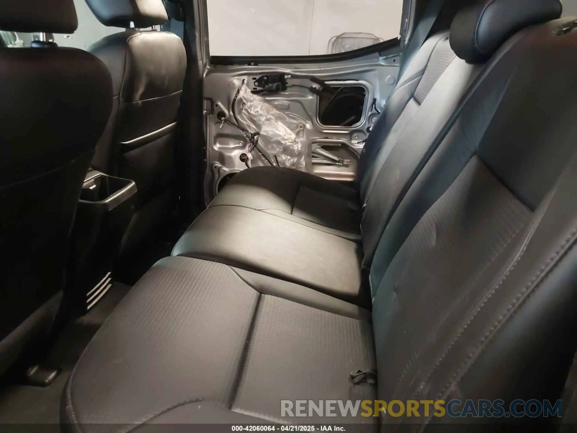 8 fotografías del automóvil dañado 3TMCZ5AN1KM256173 TOYOTA TACOMA 2019
