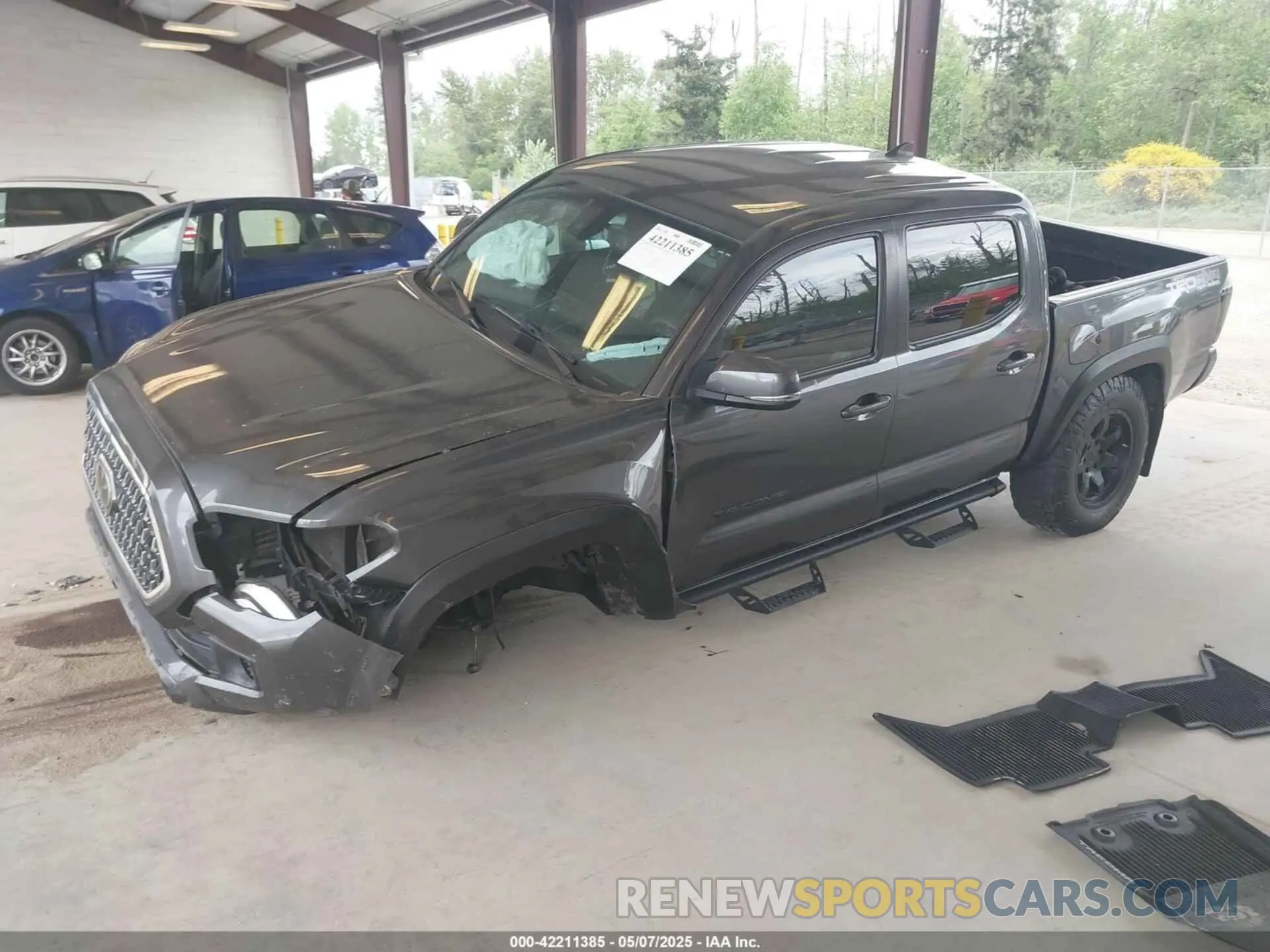2 fotografías del automóvil dañado 3TMCZ5AN1KM257081 TOYOTA TACOMA 2019