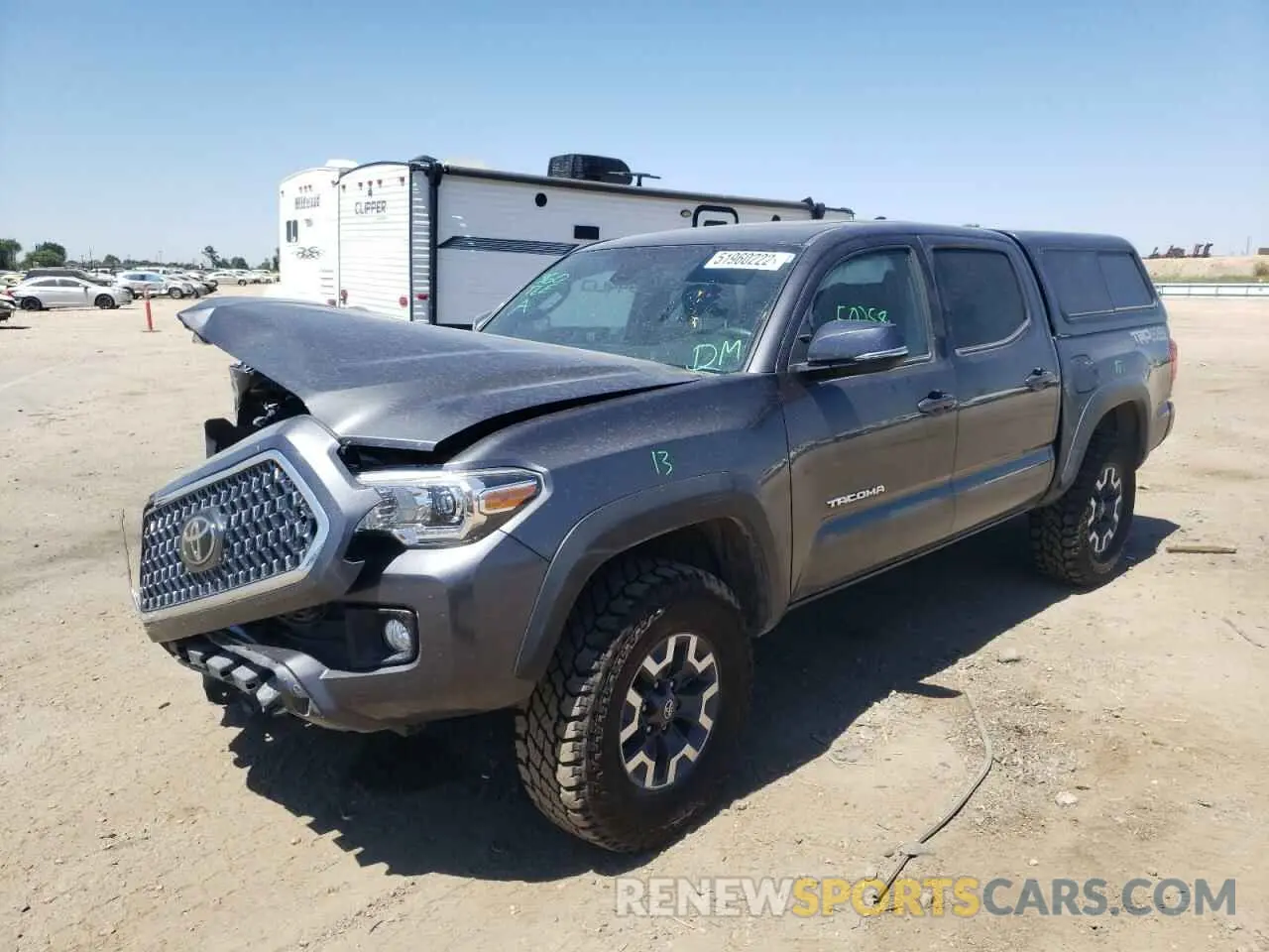 2 fotografías del automóvil dañado 3TMCZ5AN1KM259672 TOYOTA TACOMA 2019