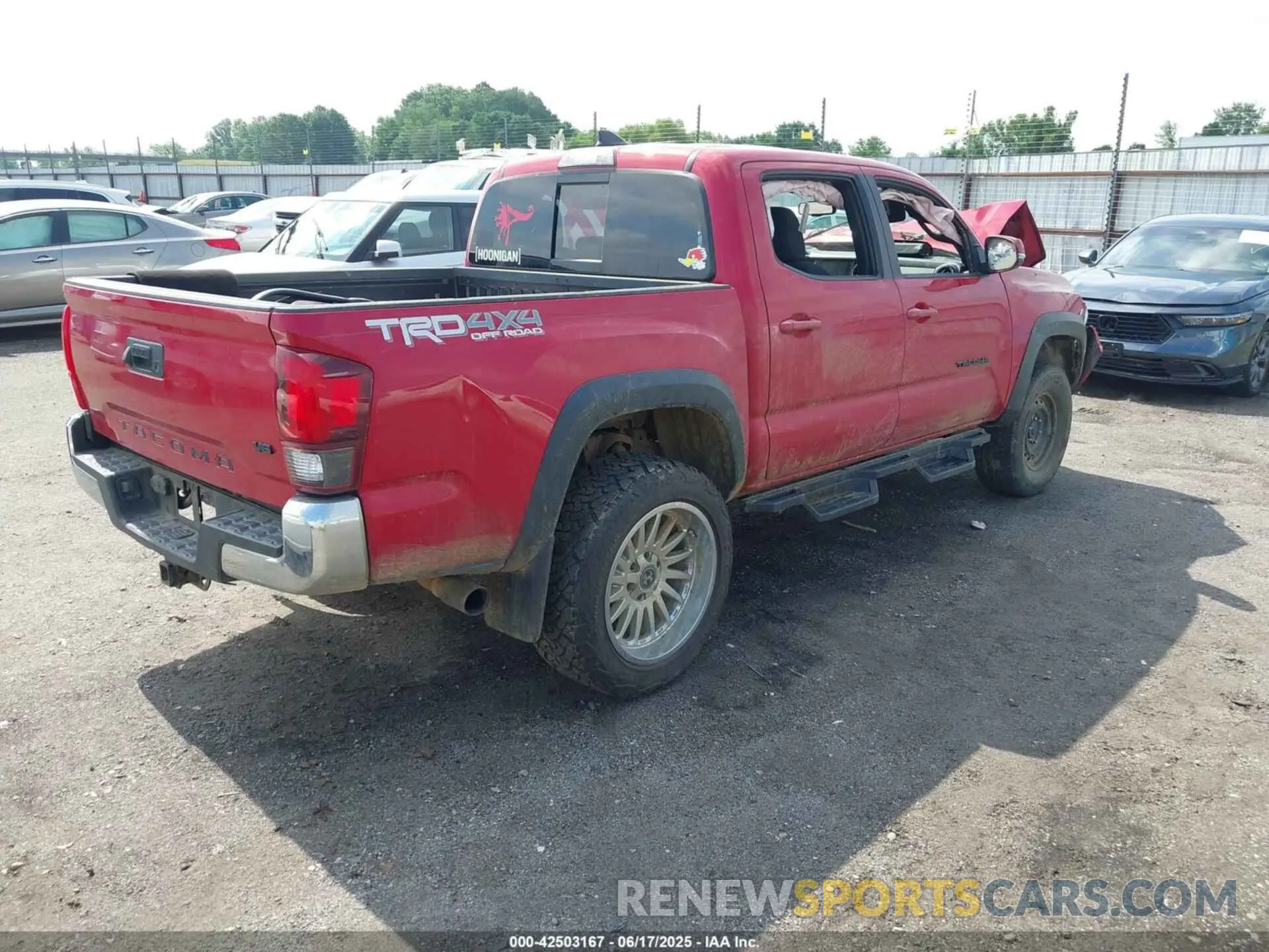 4 fotografías del automóvil dañado 3TMCZ5AN1KM260014 TOYOTA TACOMA 2019
