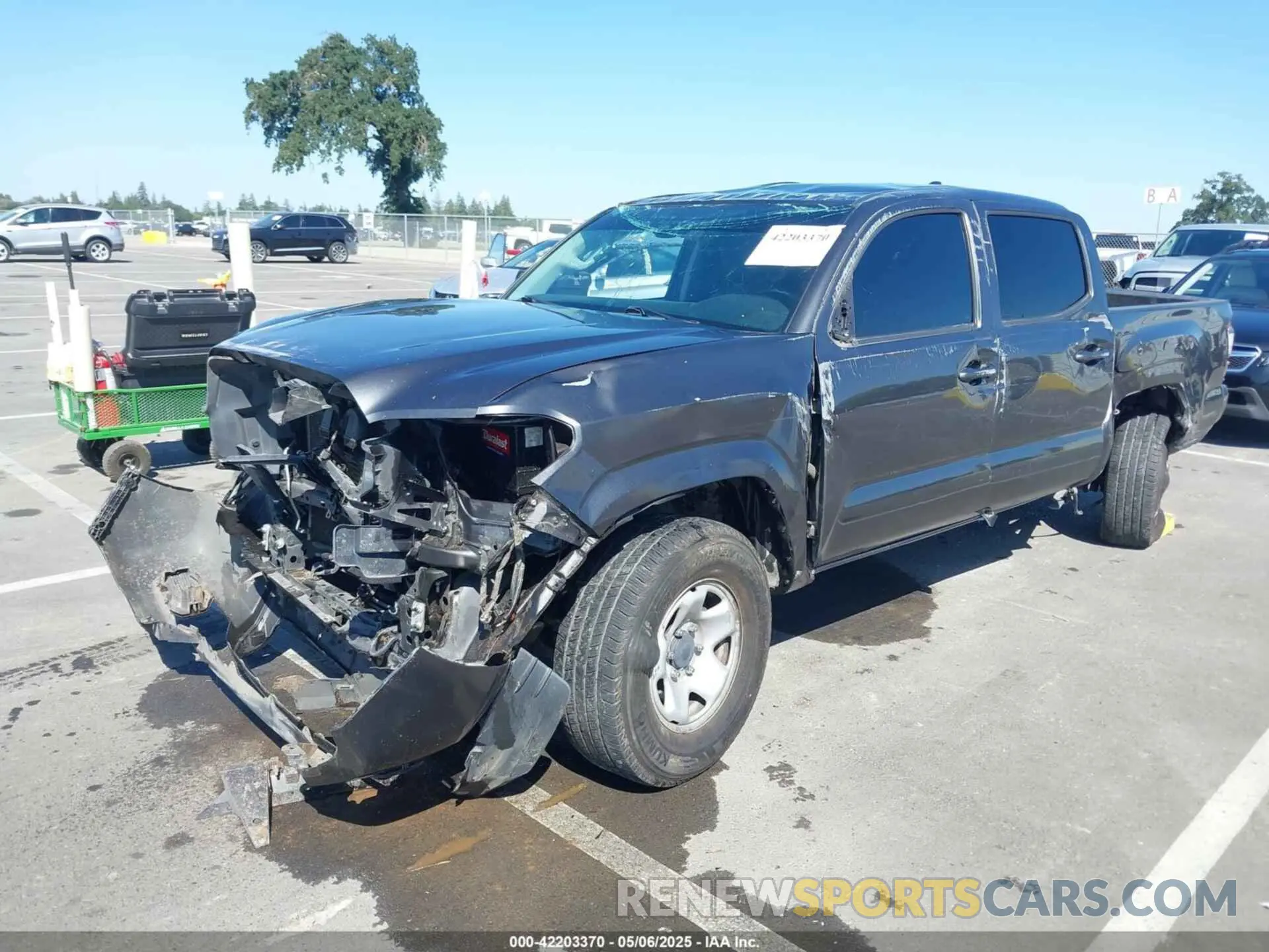 2 fotografías del automóvil dañado 3TMCZ5AN1KM272891 TOYOTA TACOMA 2019