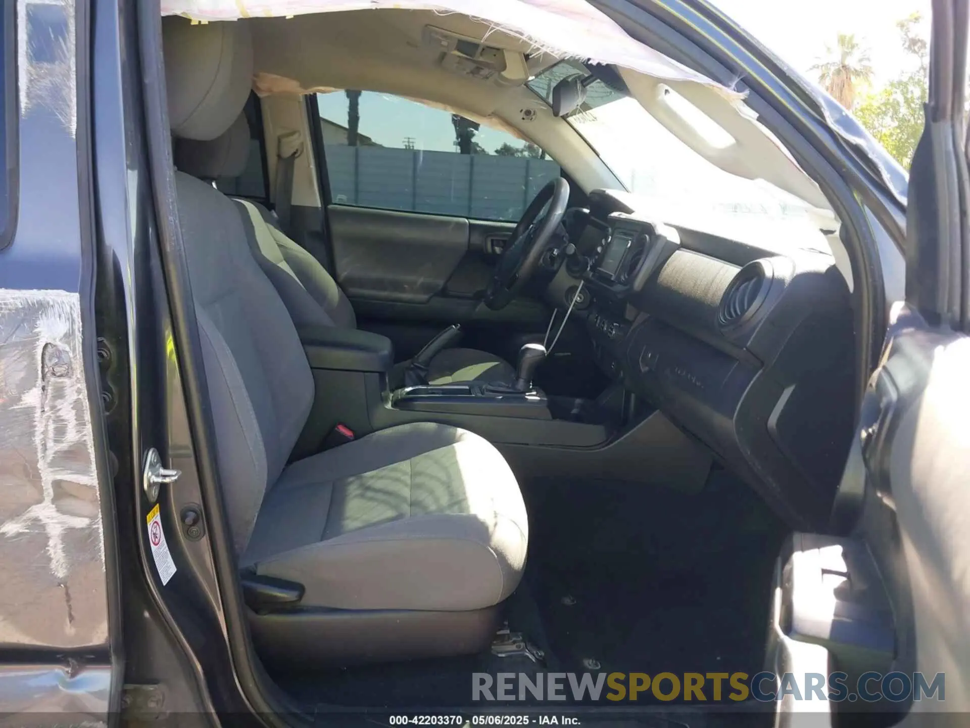 5 fotografías del automóvil dañado 3TMCZ5AN1KM272891 TOYOTA TACOMA 2019