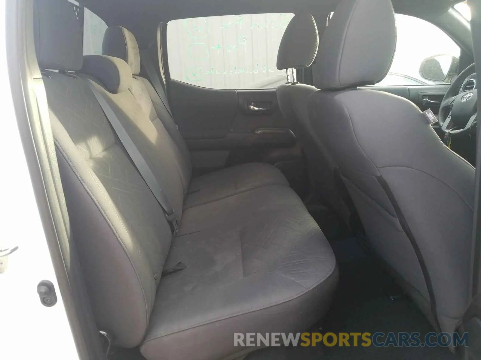 6 fotografías del automóvil dañado 3TMCZ5AN1KM276794 TOYOTA TACOMA 2019